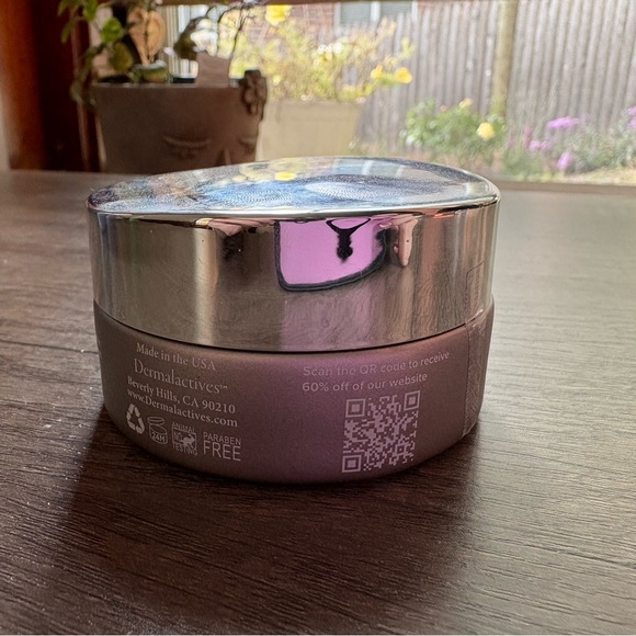 Dermalactives Skincare Set - cleansing gel, moisturizer & facial scrub. - Picture 9 of 10